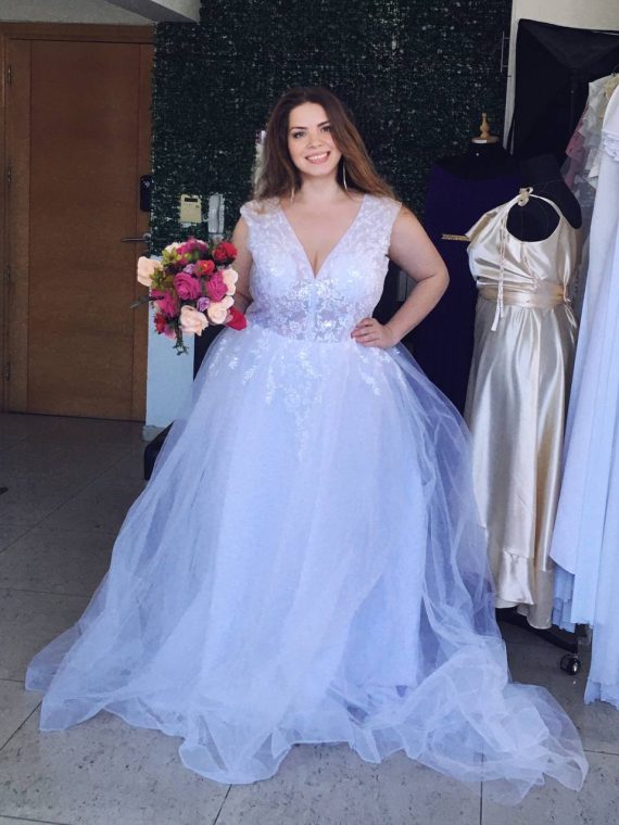 Modelo Los Ángeles - Vestido largo blanco sin mangas y con Escote V