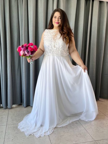 Modelo Sofí - Vestido largo con top de encaje y falda larga de gasa.