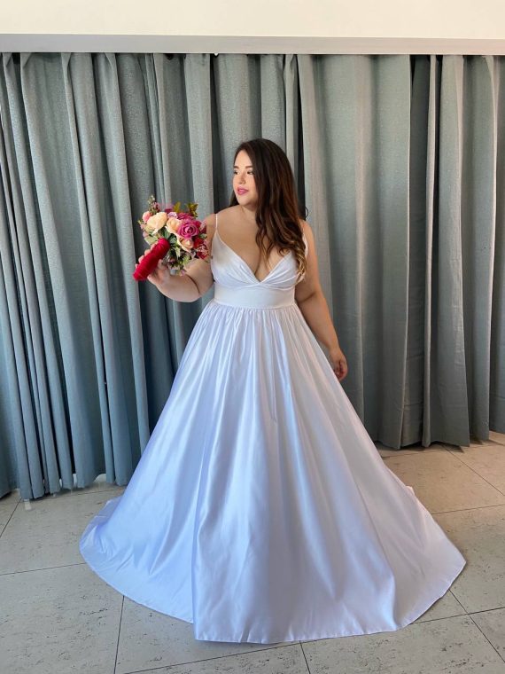 Modelo Zaragoza - Vestido largo con corsé de satín y falda larga