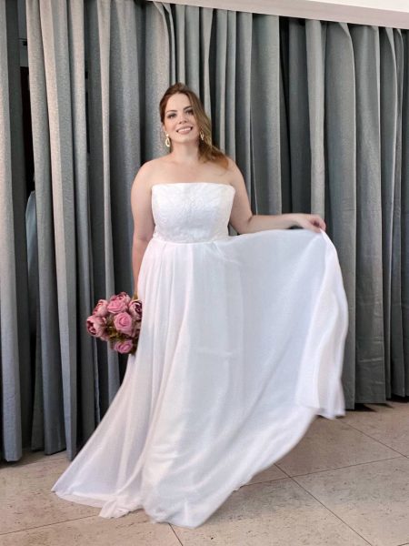 Modelo Valencia - Vestido largo blanco con corse y falda de gasa