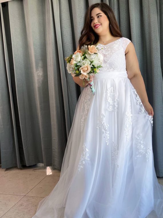 Modelo Berta - Vestido largo de satin y tul bordado, con top de encaje