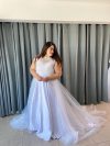Modelo Kylie - Vestido largo con corse, top de encaje y falda de satin con cola