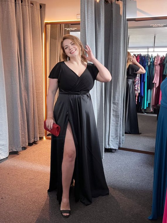 Vestido Nataly Negro con mangas y falda larga Satin