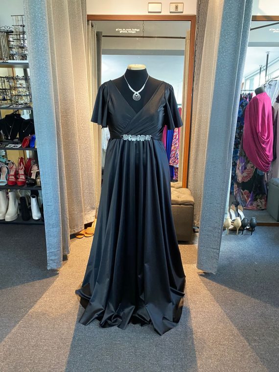 Vestido Emma con falda Larga color Negro (la espada escote en "V") talla "XL-2XL"