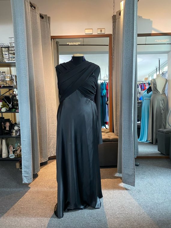 Vestido Jennifer color Negro Piel de Ángel con tiras de gasa multiformas falda Larga "Apegada" Talla : "L-XL"