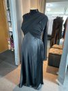 Vestido Jennifer color Negro Piel de Ángel con tiras de gasa multiformas falda Larga "Apegada" Talla : "L-XL"