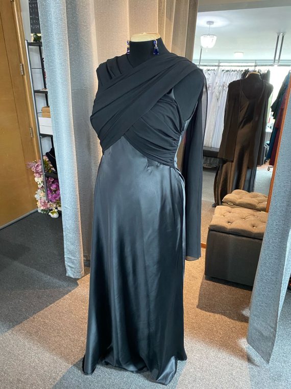 Vestido Jennifer color Negro Piel de Ángel con tiras de gasa multiformas falda Larga "Apegada" Talla : "L-XL"