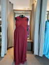 Vestido Jeniffer color Burdeo con tiras de gasa multiformas falda Larga "Apegada" Talla : "L-XL"