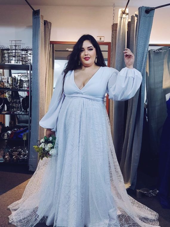 Vestido Angelina Blanco Largo , Mangas Globo escote profundo con tajo talla "L-XL"