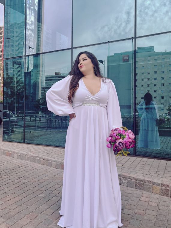 Vestido Angelina Blanco Largo , Mangas Globo escote profundo con tajo talla "L-XL"