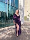 Vestido Amaral color Morado Obispo con mangas 3/4  falda Larga "Apegada" con tajo Talla : "L-XL"