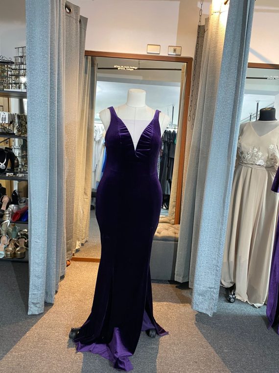 Vestido Bella color Morado (Obispo) Terciopelo falda Larga "Sirena" Talla : "M-L"