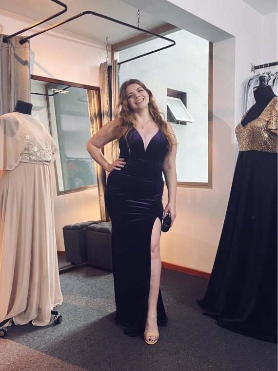 Vestido Bella color Morado (Obispo) Terciopelo falda Larga "Sirena" Talla : "M-L"