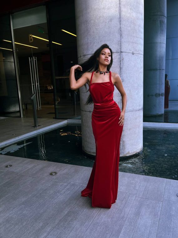 Vestido Luna color Rojo Terciopelo falda Larga "Sirena" Talla : "L-XL"