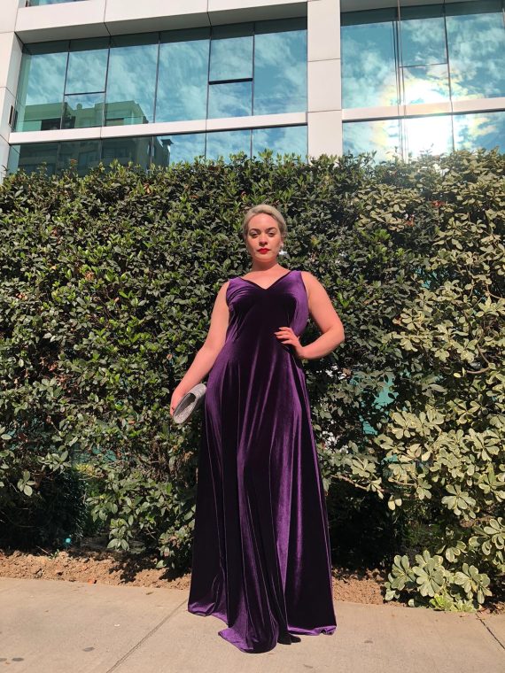 Vestido Jeniffer color Morado obispo Terciopelo falda Larga Talla : "L-XL"