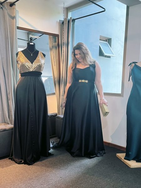 Vestido Diva con falda Larga de Satín color negro sin mangas talla "L-XL"