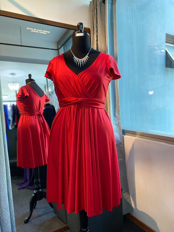 Vestido Lidia con falda corta color Rojo (la espada escote) talla "L-XL"