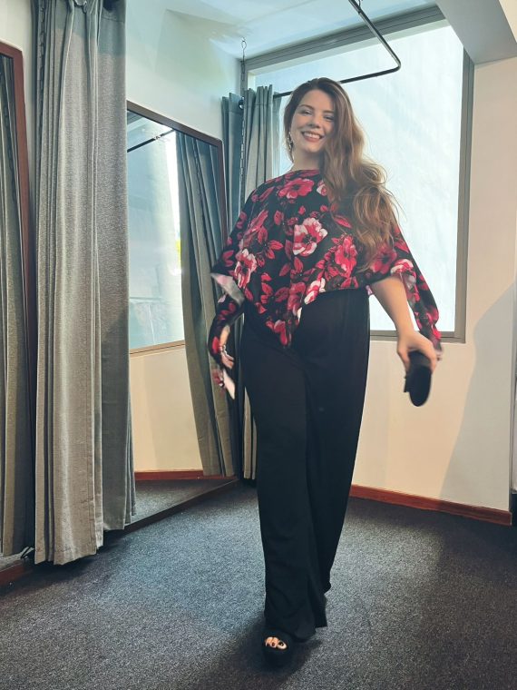 Capa de Satin Semi-Formal estampado Con Mangas