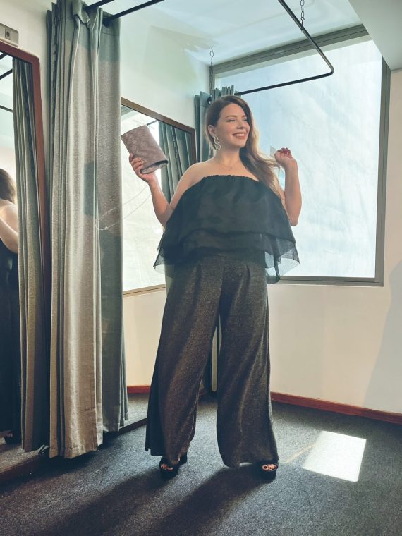 Pantalón de tela brillante Semi-Formal Color Plata talla "XL"