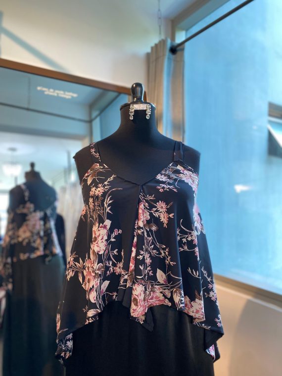 Top asimétrico estampado escote hermoso "XL"