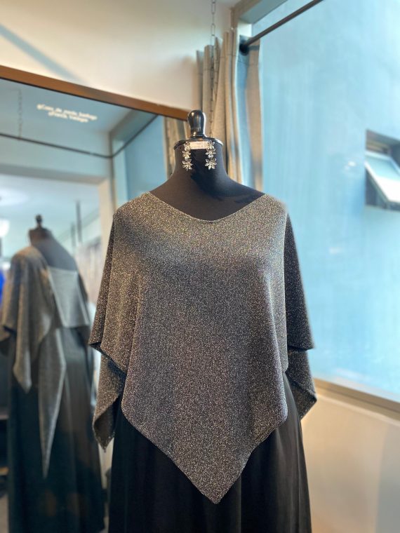 Tapado de tela brillante Color Plata talla "M-L-XL" Asimétrico