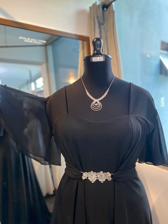 Vestido Diva con falda Larga de Crepe con mangas plato de gasa talla "XL-2XL"