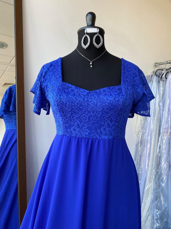 Vestido Diva con falda Larga de Gasa color Azul rey con mangas de encaje talla "XL"