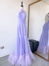 Vestido Violetta (Exclusivo para arriendo) color Lila cuello Halter falda Larga "Recta" con tul Talla : "XS"