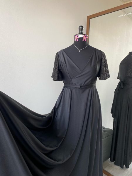 Vestido Mercedes con falda Larga color Negro con mangas Plato de encaje talla "XL-XXL"