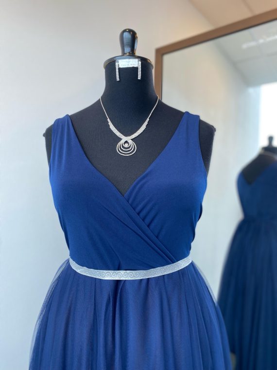 Vestido Lidia Largo sin mangas color azul marino falda de Tul talla "XL"