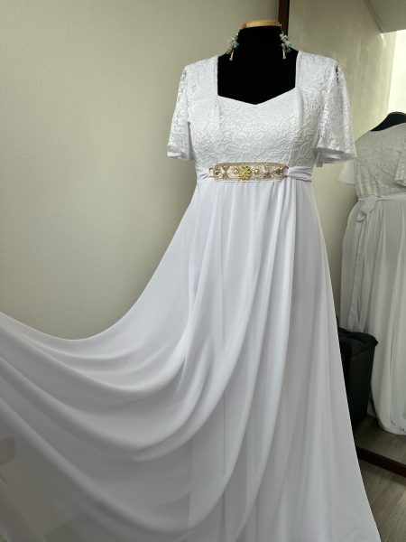 Vestido Diva con mangas de encaje  y falda larga de Gasa "XL-2XL"novia civil color blanco
