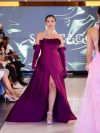 Vestido Jade (Exclusivo) color Magenta strapless y falda larga con tajo  (Corsé) talla "XS" (con guantes opcional)