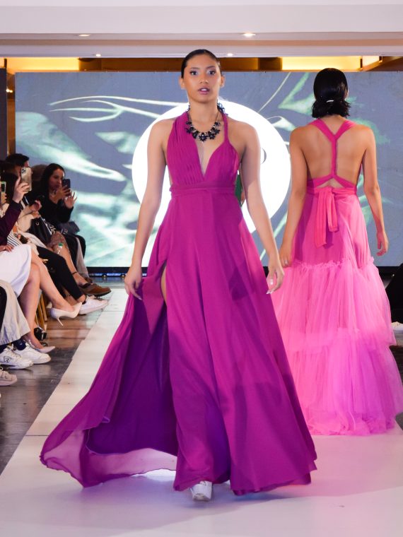 Vestido Gracia Plisado Magenta falda larga de Tela gasa +crepe talla "M-L"