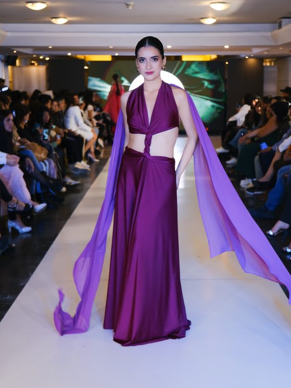 Vestido Jerry Magenta "Alas" de Gasa falda Larga dupont con tajo Talla XS