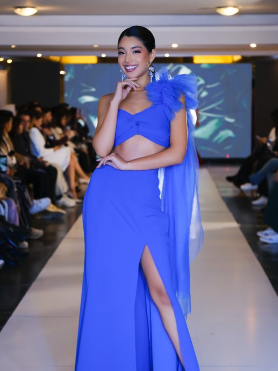 Conjunto Top con tul y Falda de Crepe color Azul Rey: "S-M"