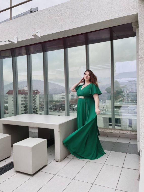 Vestido Mercedes con falda Larga de Crepe color Verde con mangas Plato talla "2XL-3XL"