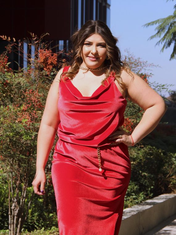 Vestido Eva color Rojo Terciopelo falda Larga "Apegada" Talla : "L-XL"