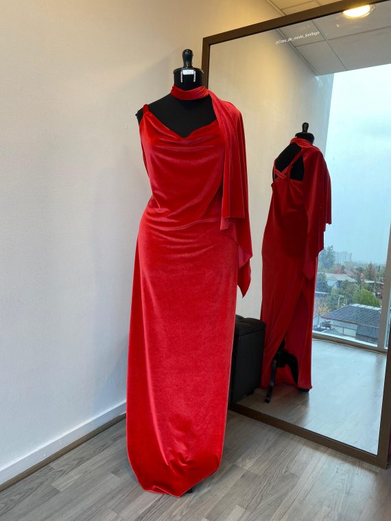 Vestido Eva color Rojo Terciopelo falda Larga "Apegada" Talla : "L-XL"