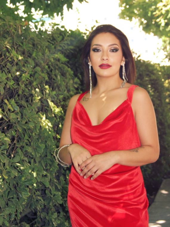 Vestido Eva color Rojo Terciopelo falda Larga "Apegada" Talla : "L-XL"