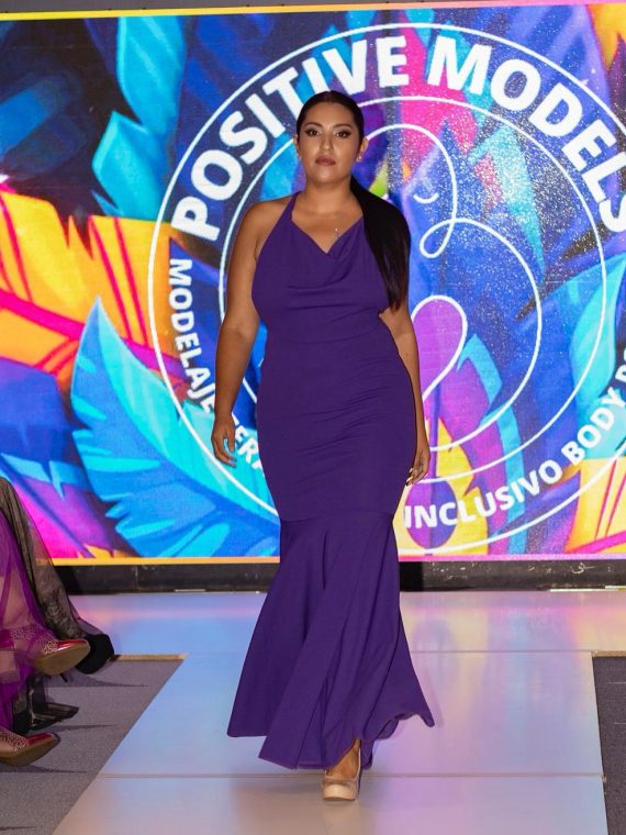 Vestido Vega sirena (apegado) Morado Obispo falda larga talla "M"