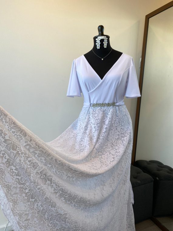 Vestido Mercedes con mangas plato falda larga de Encaje talla "XL-2XL" color Blanco