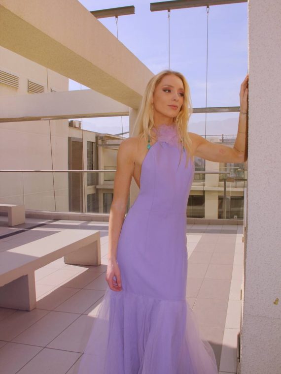 Vestido Violetta (Exclusivo para arriendo) color Lila cuello Halter falda Larga "Recta" con tul Talla : "XS"