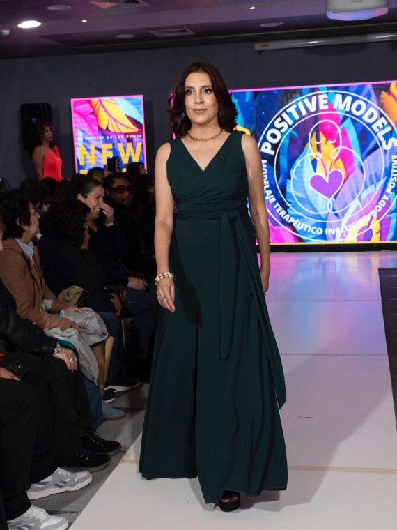 Vestido Emma, Verde Oscuro, Crep, falda apegada talla "M-L"