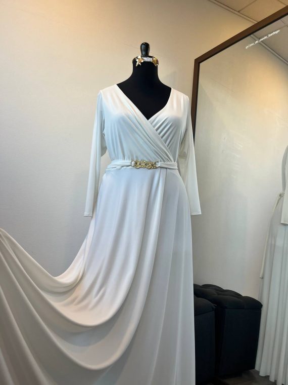 Vestido largo Veronica escote de tela elasticada en color ivory con mangas 2XL