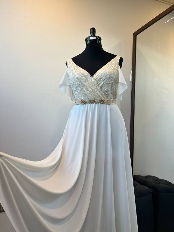 Vestido largo - Nataly de encaje ivory con mangas de gasa y falda larga talla "L-XL"