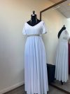 Vestido Lidia, Espalda en "V" mangas plato "XL" color Ivory falda Larga