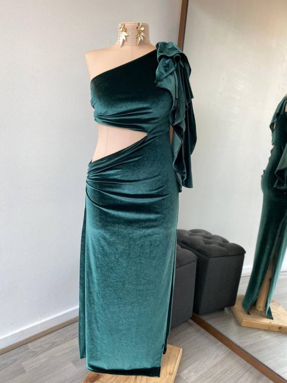 Vestido "Amanecer de Terciopelo" color verde y falda recta con tajo talla XS-S