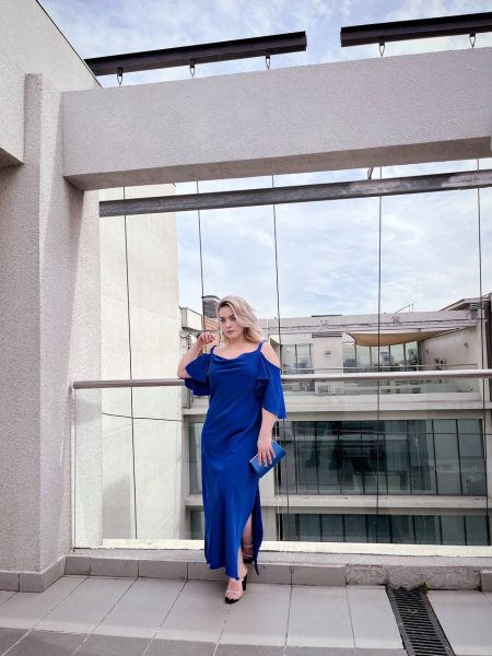 Vestido Eva color Azul Rey Crep, falda Midi con tajo Recta, Talla L-XL