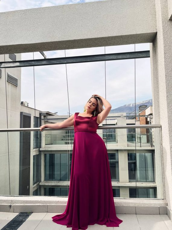 Vestido Fernanda, Burdeo-vino de satin y gasa, Falda Larga de gasa, talla L-XL