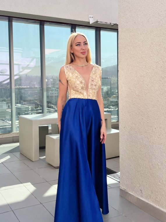 Vestido Margarita en Azul Rey con Top de Encaje Bordado con Falda de satin, talla M